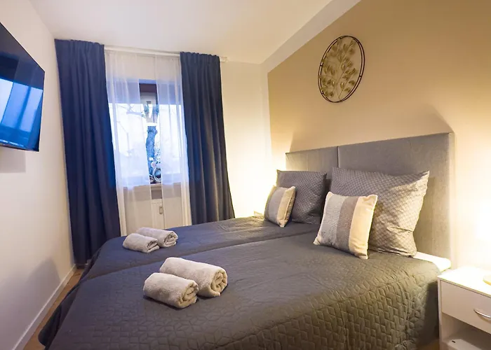 Modernes Mit Balkon&parkplatz, Wifi