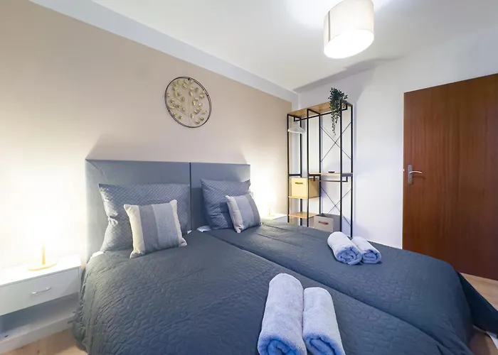 Modernes Mit Balkon&parkplatz, Wifi Apartment *