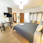 Moin - Privater Parkplatz & Balkon, Wifi Und Tv *