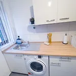 Moin - Privater Parkplatz & Balkon, Wifi Und Tv Appartement *