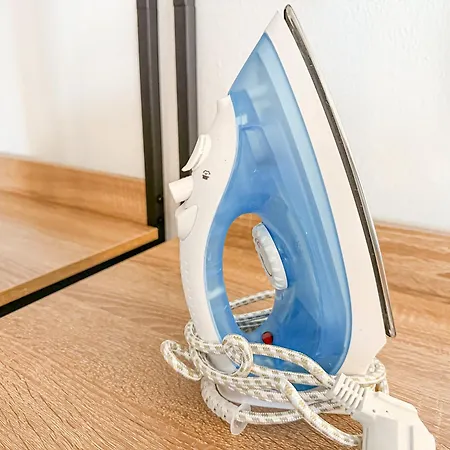 Lägenhet Modernes Mit Balkon & Parkplatz, Wifi *