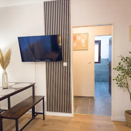 Modernes Mit Balkon & Parkplatz, Wifi Lägenhet *