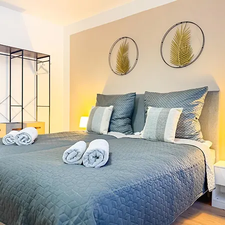 Modernes Mit Balkon & Parkplatz, Wifi Lägenhet Bremen