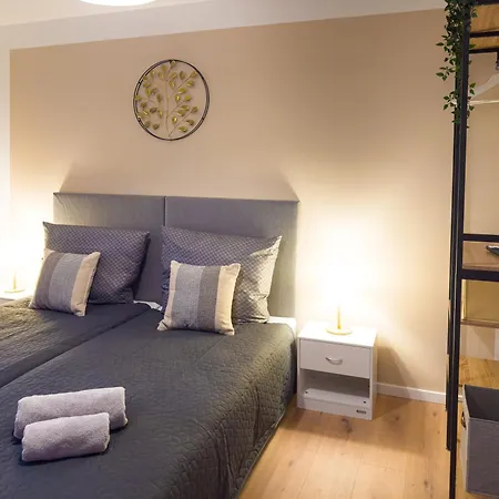 Modernes Mit Balkon & Parkplatz, Wifi Lägenhet Bremen