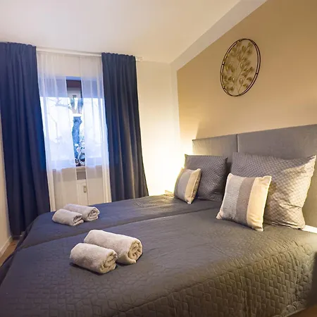 Modernes Mit Balkon & Parkplatz, Wifi