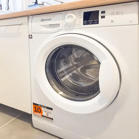 Modernes Mit Balkon & Parkplatz, Wifi