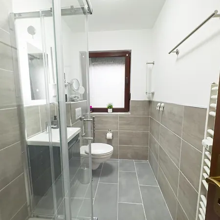 Lägenhet Modernes Mit Balkon & Parkplatz, Wifi Bremen