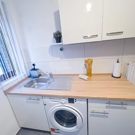 Modernes Mit Balkon & Parkplatz, Wifi Lägenhet *