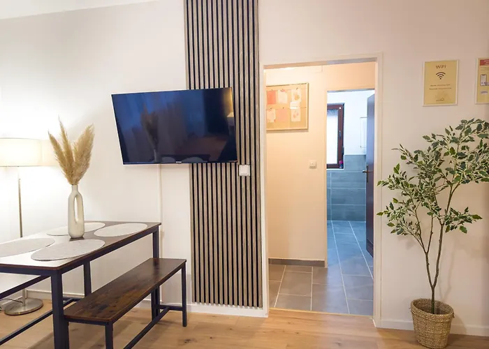 Moin - Privater Parkplatz & Balkon, Wifi Und Tv Διαμέρισμα *