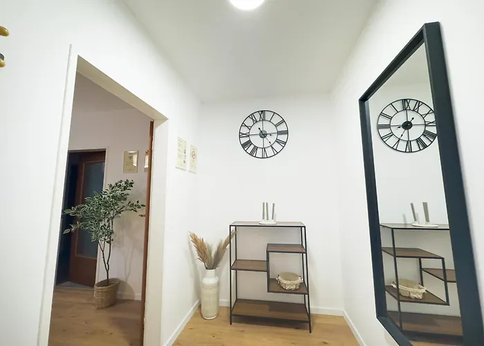 Moin - Privater Parkplatz & Balkon, Wifi Und Tv