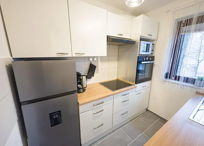 Διαμέρισμα Moin - Privater Parkplatz & Balkon, Wifi Und Tv *